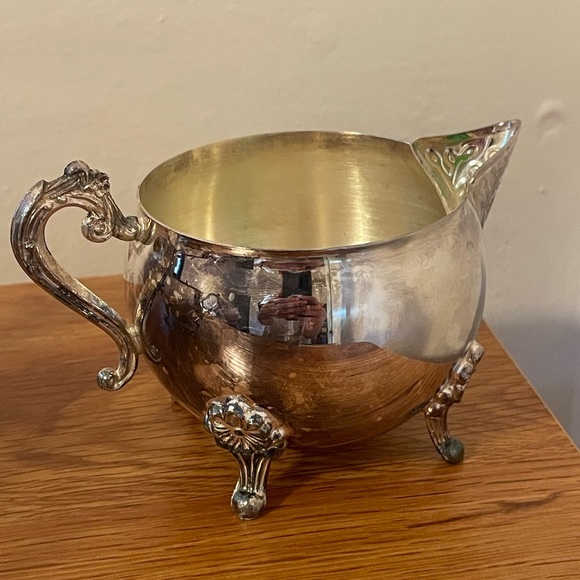 Elegant Silver Creamer Set - Picture 3 of 6